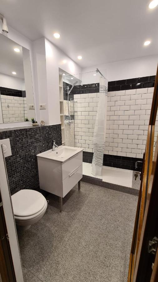 La Fluturi Apartament Appartement Suceava Buitenkant foto