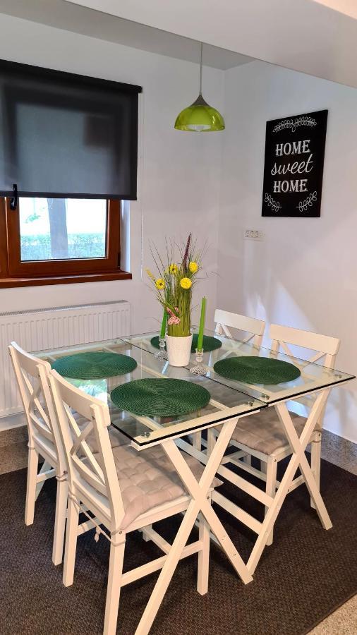 La Fluturi Apartament Appartement Suceava Buitenkant foto
